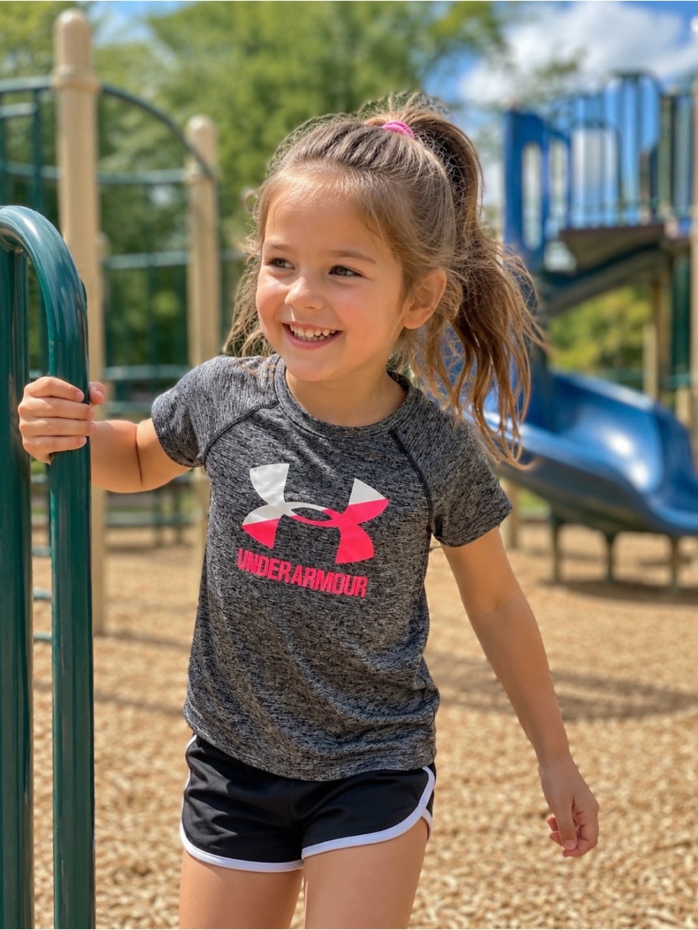 Under Armour Girls Gray HeatGear Loose Fit Athletic Performance Shirt